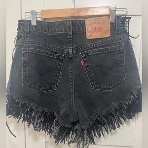 Levi’s red tag altered black denim jean shorts